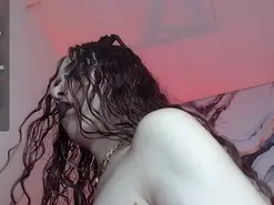 Amateur Free Porn Cam of agatha_monfort1