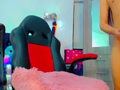 Amateur Live Porn of hellen_moons