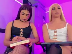 Amateur Free Porn Cam of hellen_moons