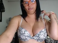 Amateur Free Live Porn of latinaflower_ts