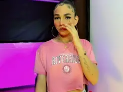 Amateur Free Porn Cam of alejandra_motta