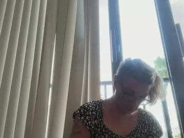 Cam4 Watch Live Sex Cams of MadHatterCharly