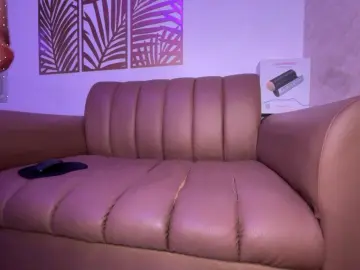 Cam4 Live Porn of ReginaMills_