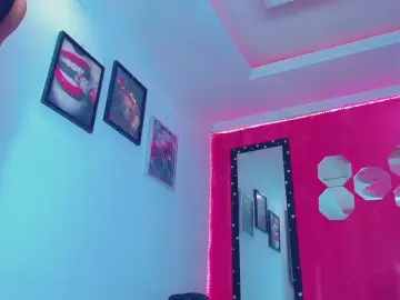 Cam4 Live Sex of TiffanyMkensy