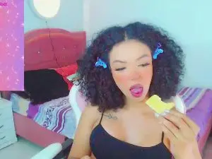 Cam4 Free Live Porn of lauracollingsss