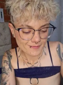 Cam4 Adult Video Chat of Megan222_