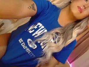 Cam4 Free Live Porn of Expensive_Candy