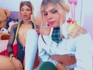 Cam4 Free Porn Cam of leslychaneldoll
