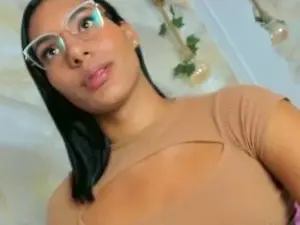 Cam4 Free Live Porn of sasha_smith20
