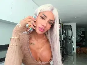 Cam4 Adult Video Chat of lauts2