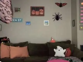 Camsoda Nude Webcam of greenxxxqueen