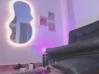 Camsoda Live Porn of nikkitadragon