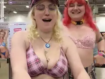 Chaturbate Nude Webcam of myrtlemystic