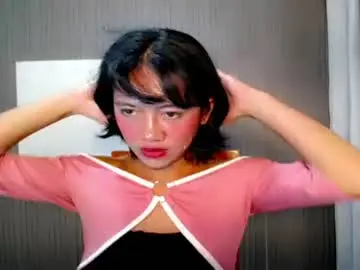 Chaturbate Sex Cam of emeraldcummstar