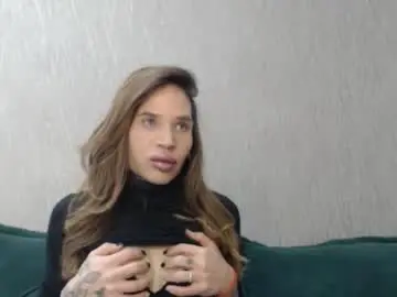 Chaturbate Adult Video Chat of brunettesurprise