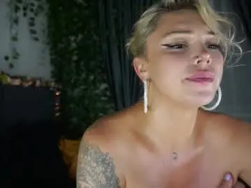 Chaturbate Sex Cam of touch_me_if_you_can