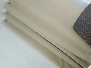 Chaturbate Live Sex Cam of hot_little_angel18