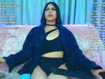 Chaturbate Live Sex Cam of 01klhoe01