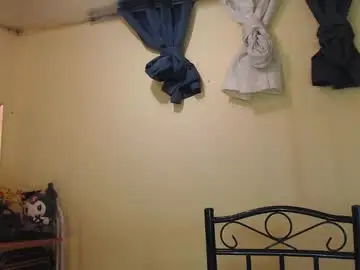 Chaturbate Live Sex Cam of yoursweetangelxxx