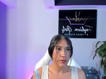 Chaturbate Nude Webcam of camila_harperr