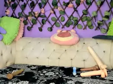 Chaturbate Live Sex Cam of amydelahoz