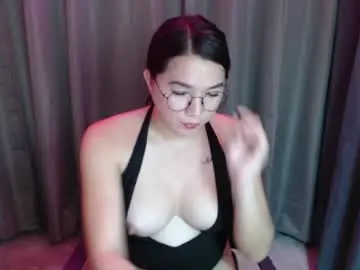 Chaturbate Live Sex Cam of prettypetiteashley