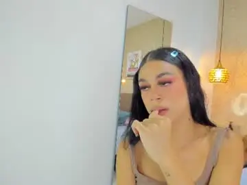 Chaturbate Live Sex Cam of miia03