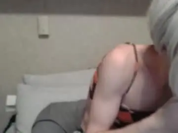 Chaturbate Live Sex Cam of alishaluv
