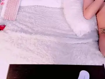 Chaturbate Live Sex Cam of emely_rous