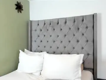 Chaturbate Nude Webcam of ariannathompson