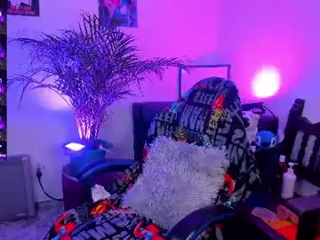 Chaturbate Live Sex Cam of giarose1