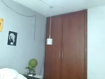 Chaturbate Live Sex Cam of ladiabla_1060