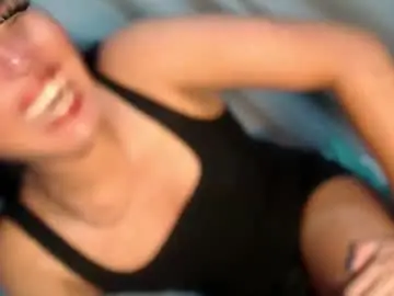 Chaturbate Live Sex Cam of ur_krissyxxx