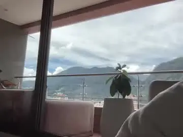 Chaturbate Nude Webcam of naomigomezz