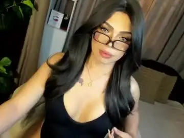 Chaturbate Live Sex Cam of hollywood_kaily