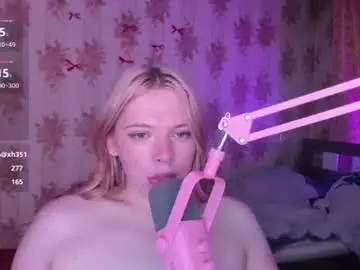 Chaturbate Free Porn Cam of cutie_bambi_