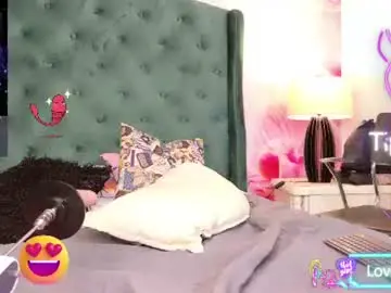 Chaturbate Live Sex Cam of isabellaastarr