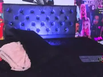 Chaturbate Live Sex Cam of skyler__blue4