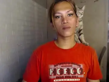 Chaturbate Free Live Porn of isabellabigcock03