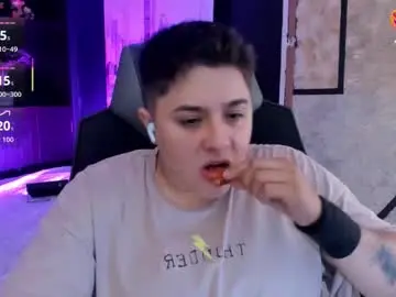 Chaturbate Best live sex cam show of iangilbert_