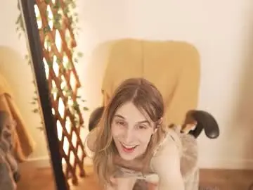 Chaturbate Adult Video Chat of petitecut