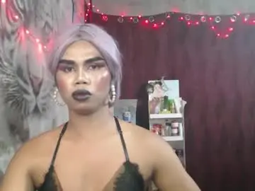 Chaturbate Live Porn of queenpinayebony_xx