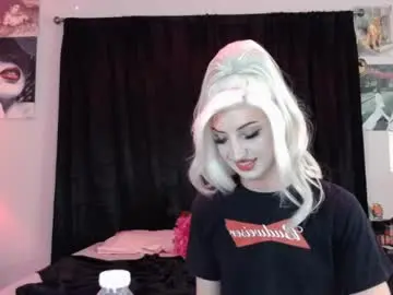 Chaturbate Free Porn Cam of viperthedoll