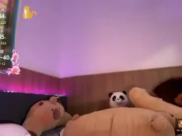 Chaturbate Live Sex Cam of angelabigcock10