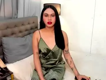 Chaturbate Live Sex Cam of asianhugecockjulia1