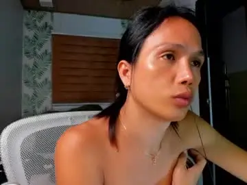 Chaturbate Sex Cam of hungasiangirl