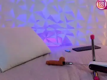 Chaturbate Free Live Porn of ella_mon