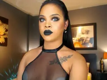 Chaturbate Live Sex Cam of urmajestytyra