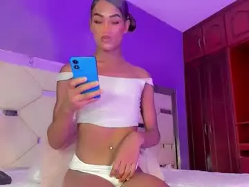 Chaturbate Live Sex Cam of liyenpain01