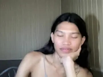 Chaturbate Live Sex Cam of ichbindein_revedamour